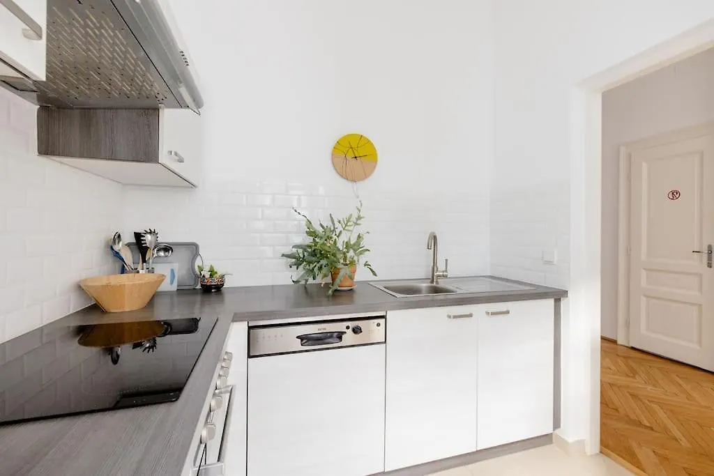 Wohnung Nahe Schoenbrunn Vienna 0*,  Austria